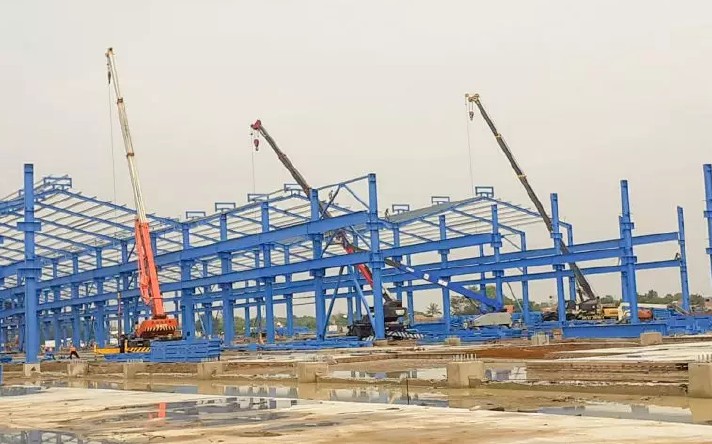 Fig. 1 – Montaje de Estructuras de Acero para garantizar la seguridad y la calidad del proyecto.