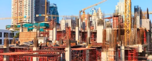 Laborers,Working,On,Modern,Constraction,Site,Works,In,Bangkok,Thailand.